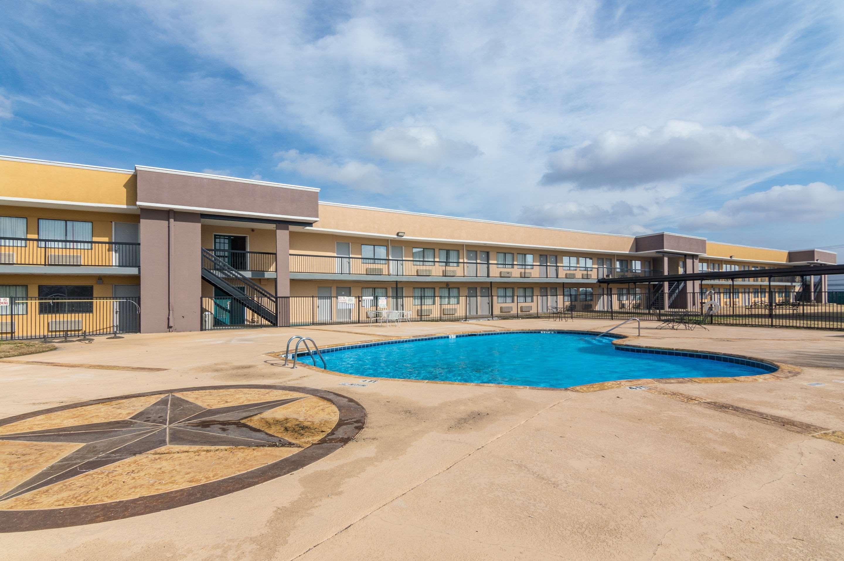 Rodeway Inn Arlington Kültér fotó