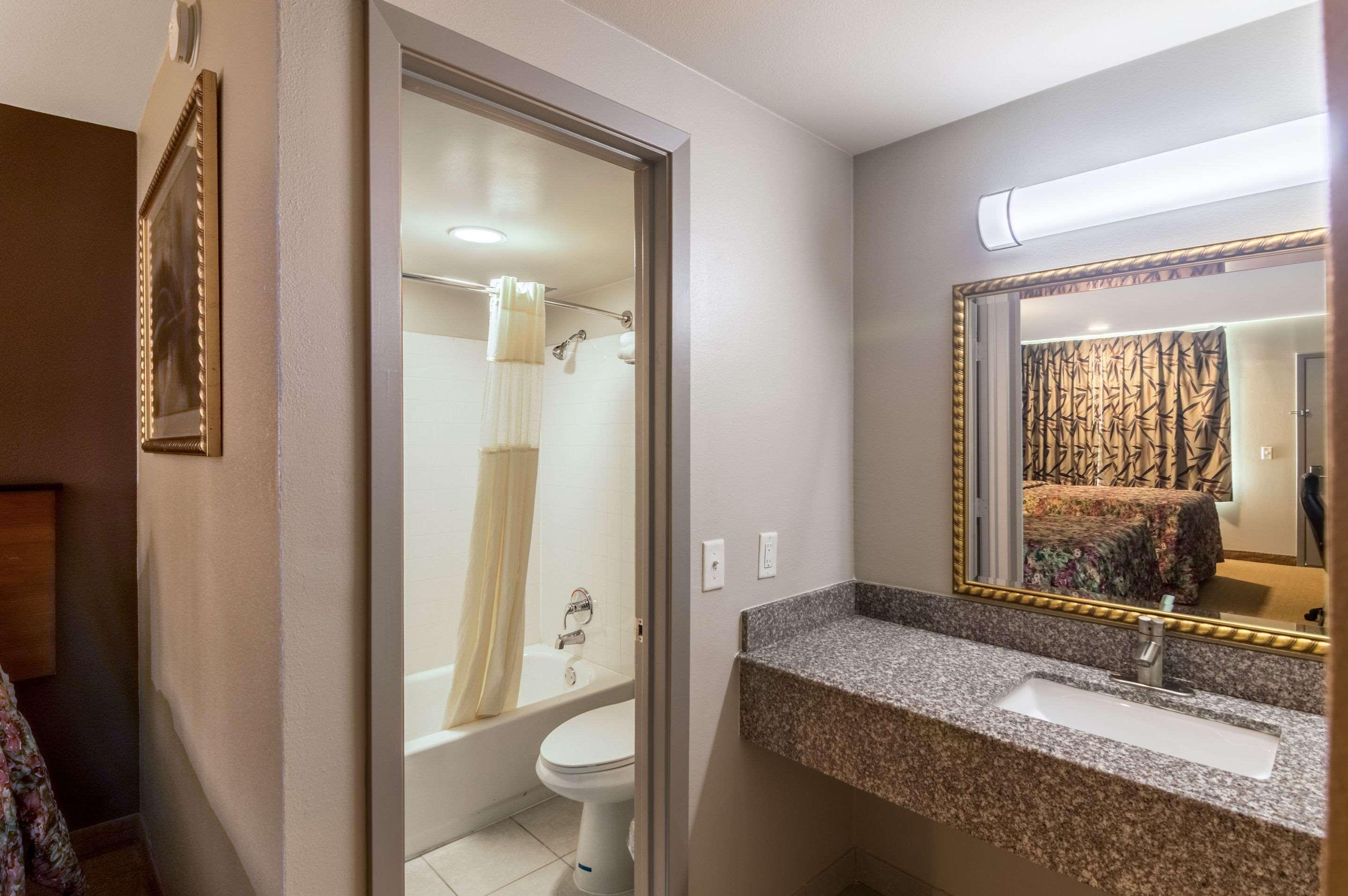 Rodeway Inn Arlington Kültér fotó